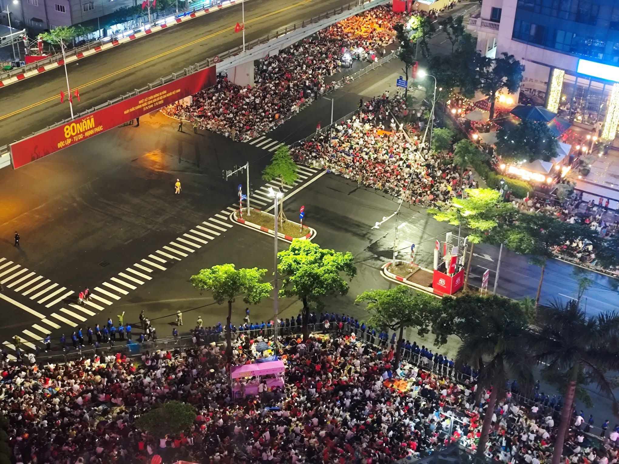 Diễu binh Hà Nội