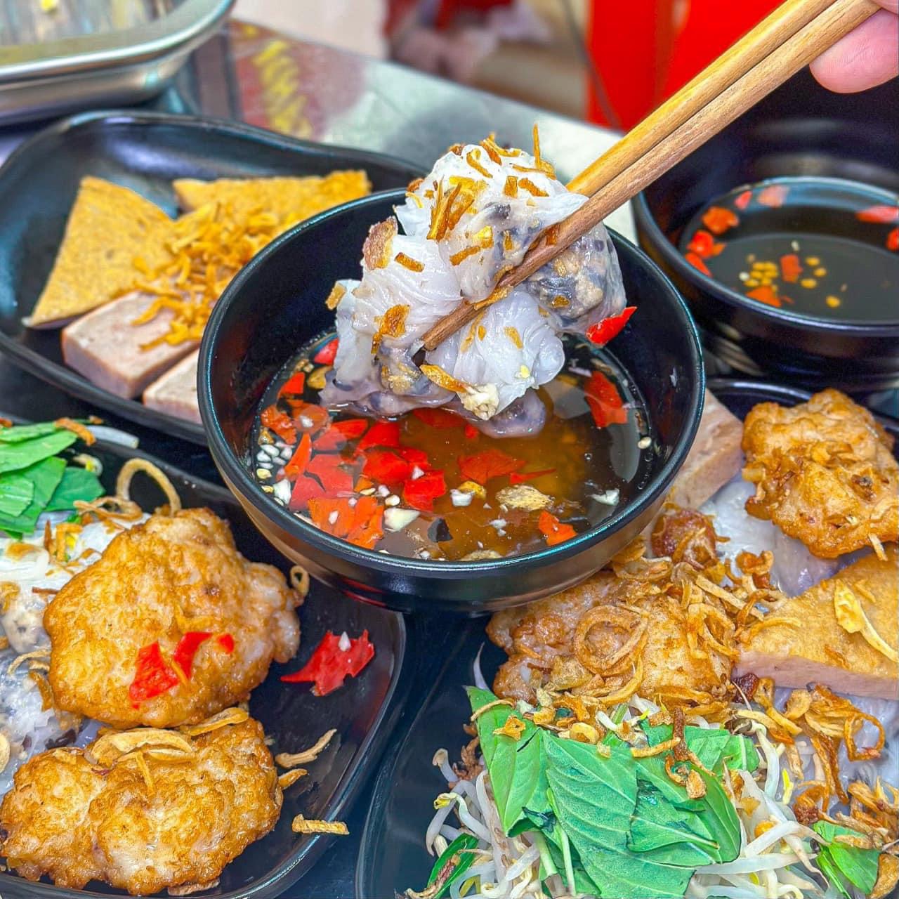 Thưởng thức bánh cuốn chả mực Hạ Long tại Sài Gòn 5 543427148 800590232485041 2631634261378893870 n