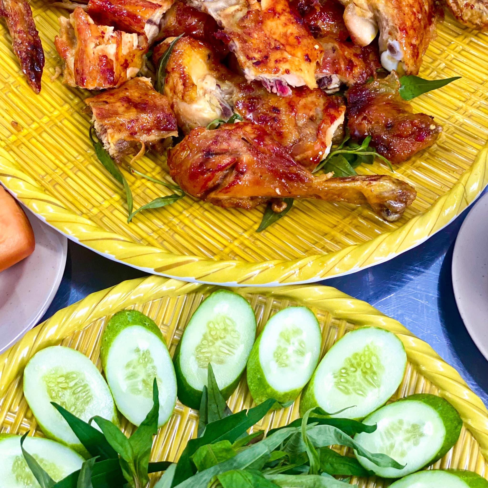 Khám Phá Món Gà Nướng Gia Truyền Tại Sài Gòn 5 545554960 803856325491765 4191755627730146387 n