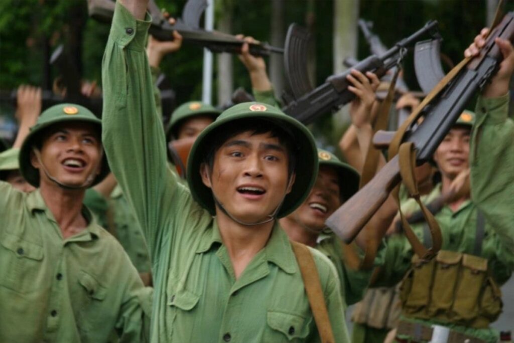Tân cử nhân ĐHBK HN tri ân liệt sĩ theo truyền thống vàng 2 545614858 1127624106230250 3800515829189738630 n