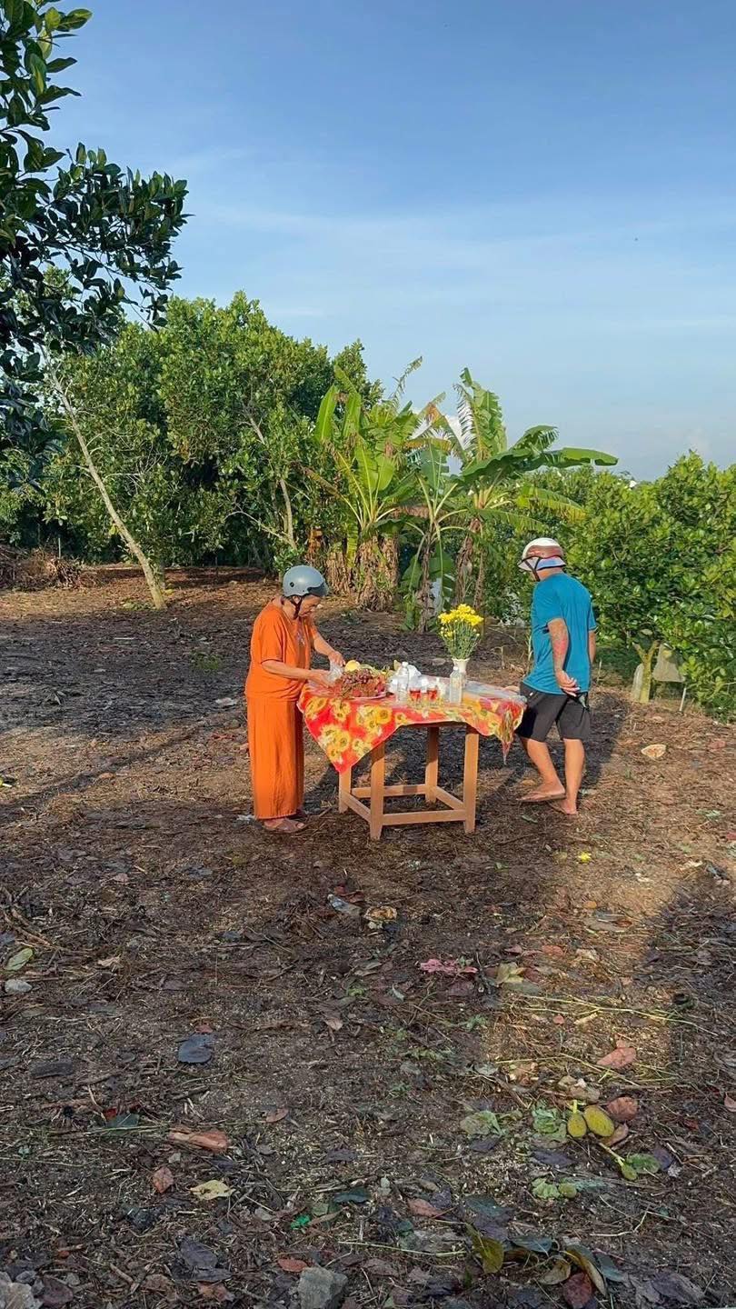 Chú Minh và Bà Giao: Hành trình từ khó khăn đến mái ấm mới 5 545791400 1207853238039900 9057912059806210281 n