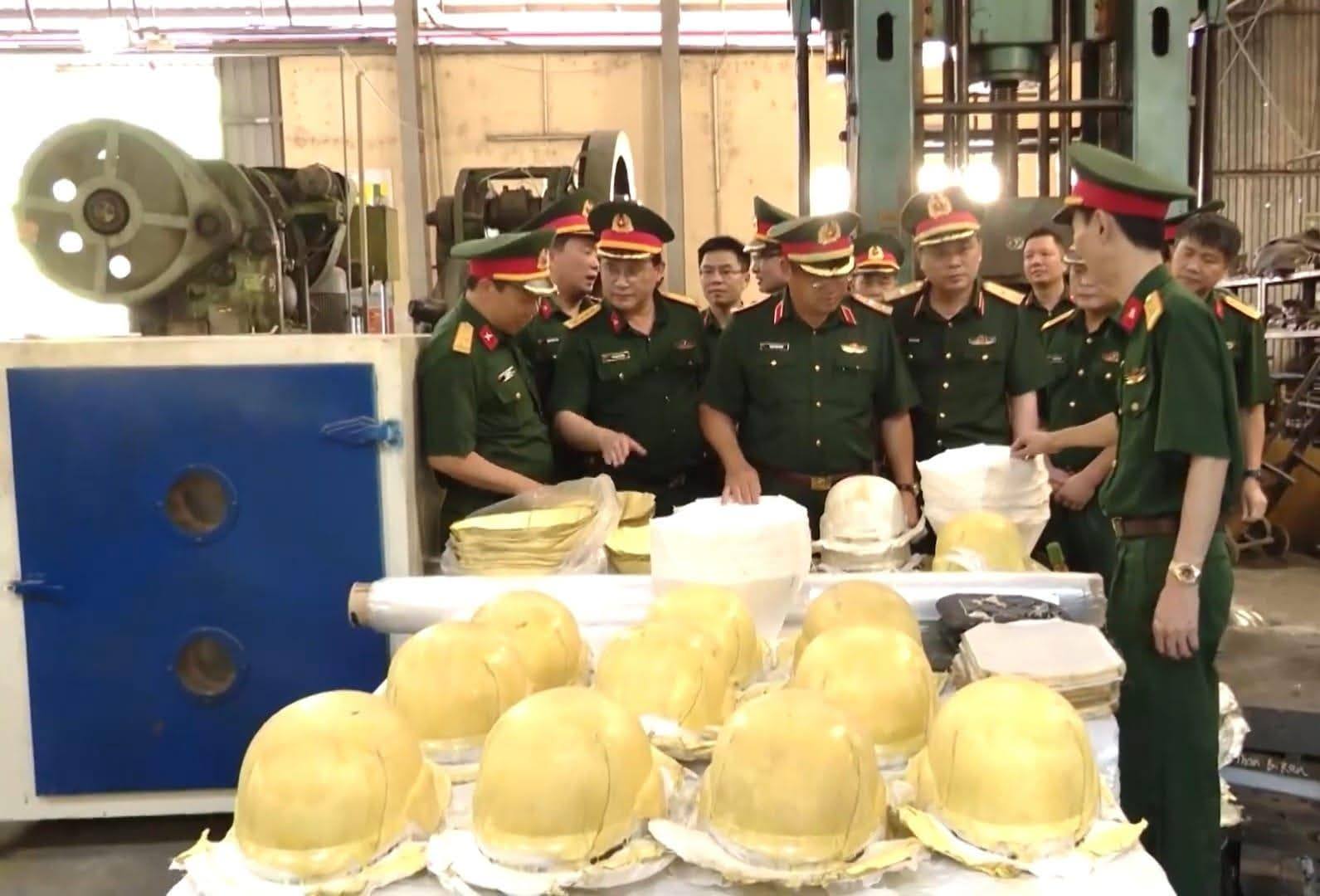 Mũ chống đạn Z117: Sự kết hợp sáng tạo giữa Kevlar và UHMWPE 4 546617160 796918112858255 2798746914557387916 n