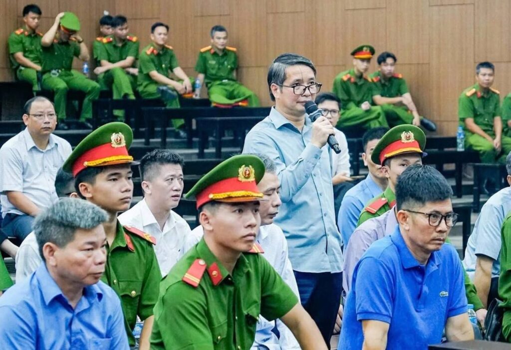 Từ Trợ lý Quốc hội đến Vành móng ngựa: Hành trình gây chấn động 2 546685810 1156879376550770 4121454692128018966 n