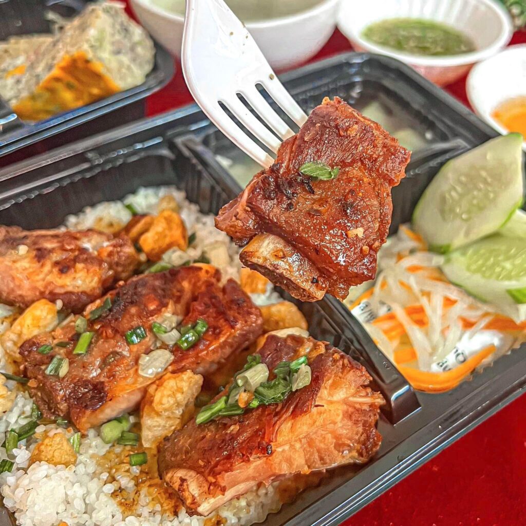 Khám Phá Cơm Tấm Sà Bì Chưởng Tại Sài Gòn 2 546845008 804368095440588 4656737297098211779 n
