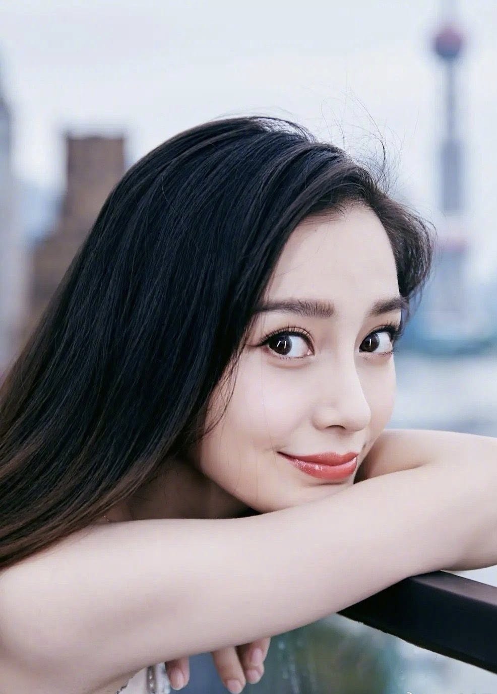 Angelababy: Hành trình từ đỉnh cao đến sự lãng quên 2 547001363 700568323000738 1136755058786599906 n