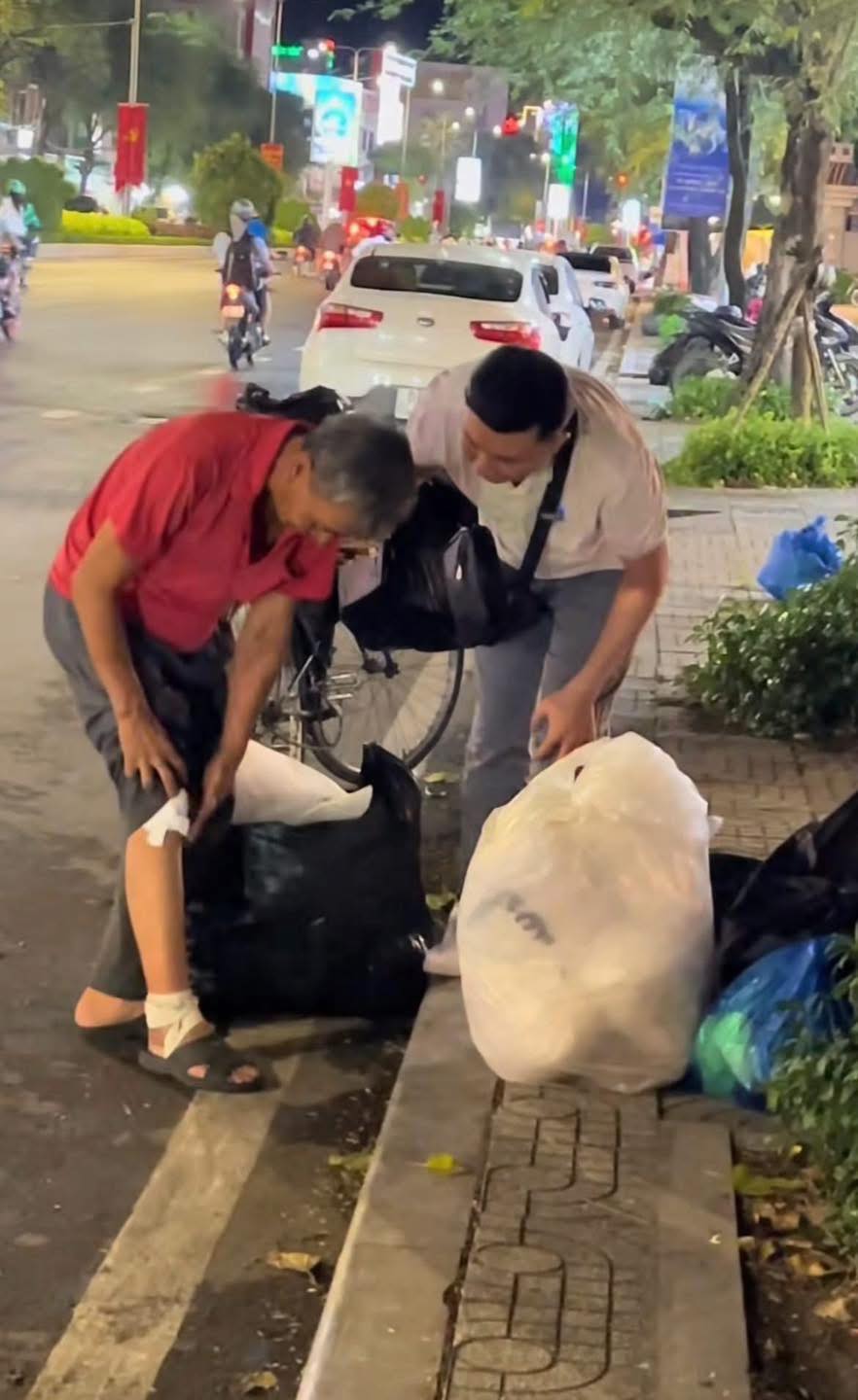 Cuộc hội ngộ thầy trò đầy xúc động giữa phố thị 4 547247514 1234505425388700 2501777041478632827 n