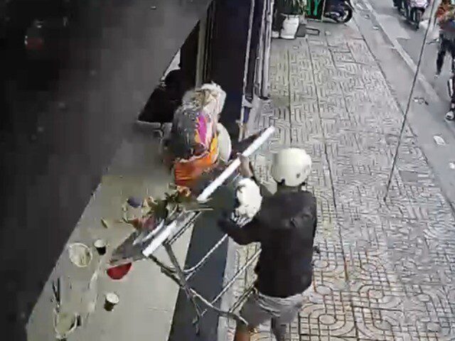 Ba thanh niên TP.HCM bị bắt vì 'giựt cô hồn' thật sự 2 547561504 1161427526095955 3259985461304598684 n