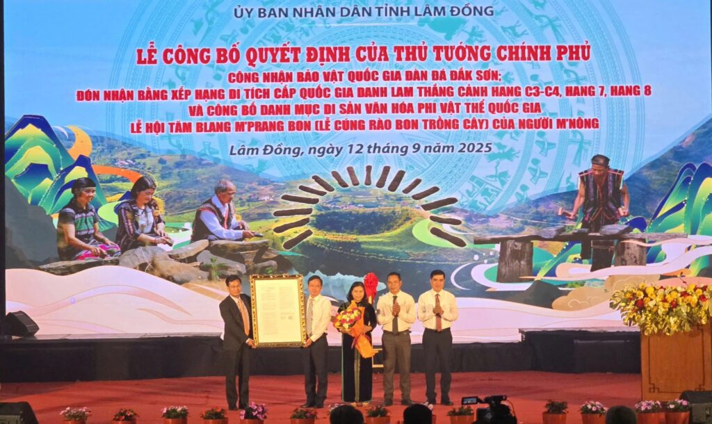 Công nhận đàn đá Đắk Sơn là bảo vật quốc gia 2 548114809 1219777360192252 5564827996149807689 n