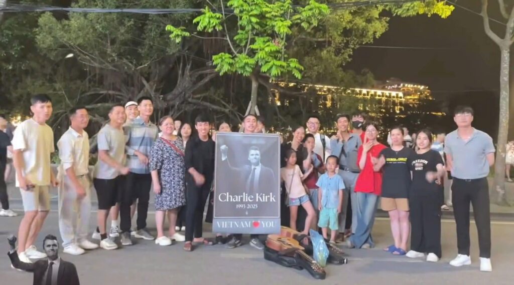Nhóm giáo dân tưởng niệm Charlie Kirk tại Hà Nội: Nên hay không? 2 548209932 1217717950398193 8451331074041378407 n