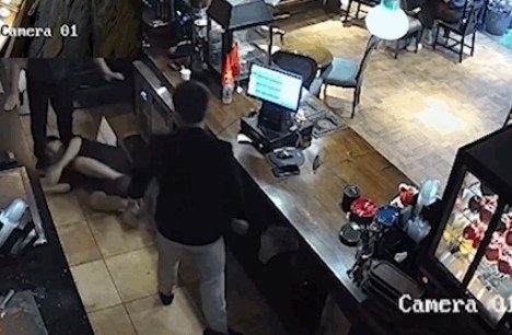 Bố mẹ nạn nhân vụ tổng tài quán cafe lo lắng về sức khỏe con 2 548214410 1214814524010438 6876312683574040819 n