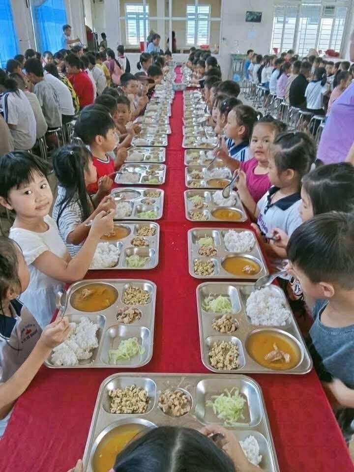 Suất ăn 15.000 đồng gây sốt tại Hà Tĩnh 3 548340197 1356912836103608 5808533703490264513 n