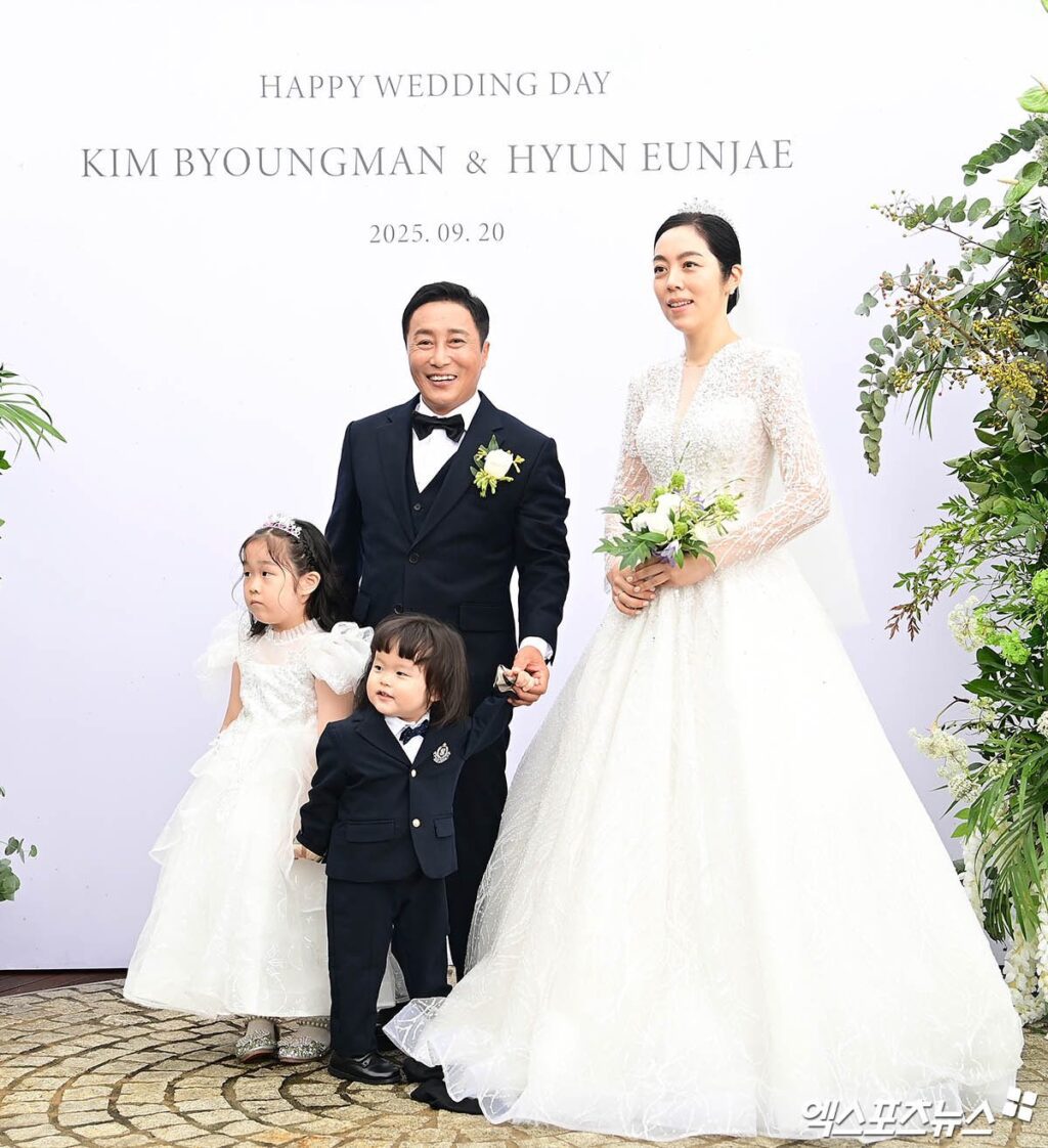 Đám cưới Kim Byung Man: Tái hôn với tình đầu đầy bất ngờ 2 548740981 1091794106371122 2024377091904815177 n