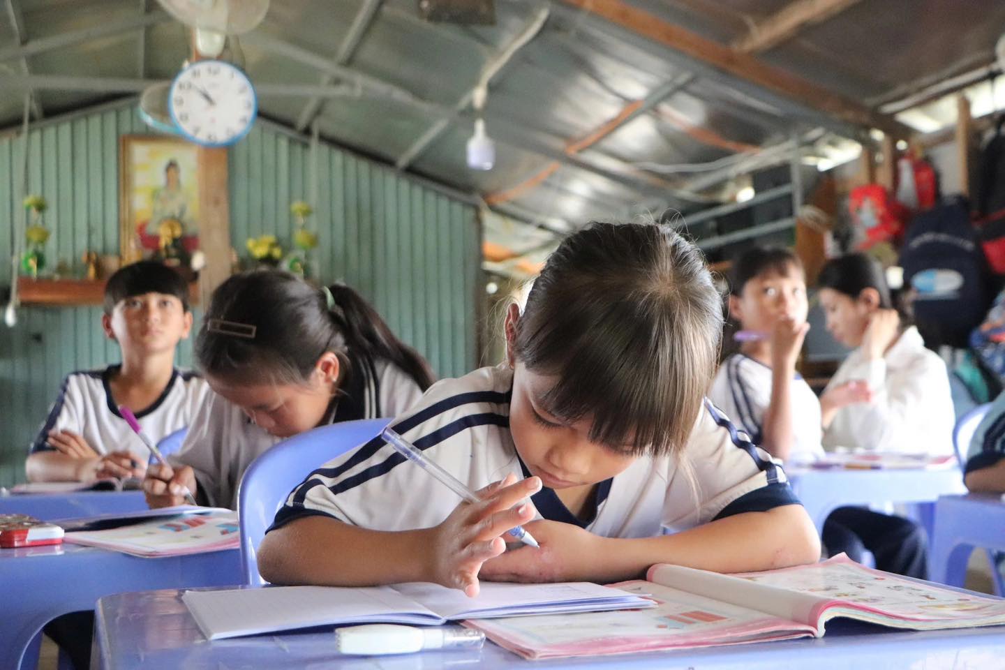 Cô giáo 7 năm gieo chữ giữa lòng hồ Trị An 3 549595881 1134925005500160 2166656050665882252 n