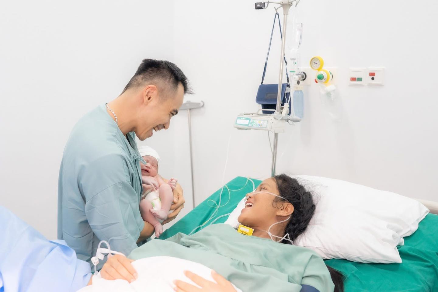 H'Hen Niê chia sẻ cảm xúc về hành trình mang thai đầy yêu thương 3 550441813 1204164281735476 8035956026272515928 n