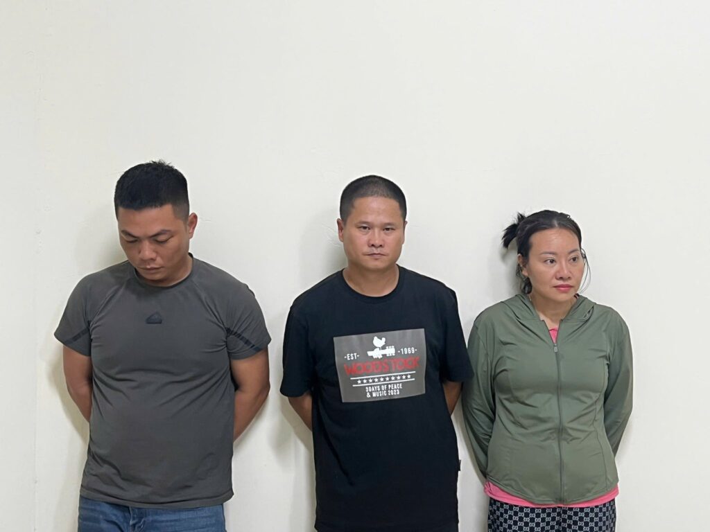 Bắt Giữ Nhóm Xả Trộm 50m³ Chất Thải Xuống Sông Tô Lịch 2 552710121 1134594292105099 4817240234837756454 n