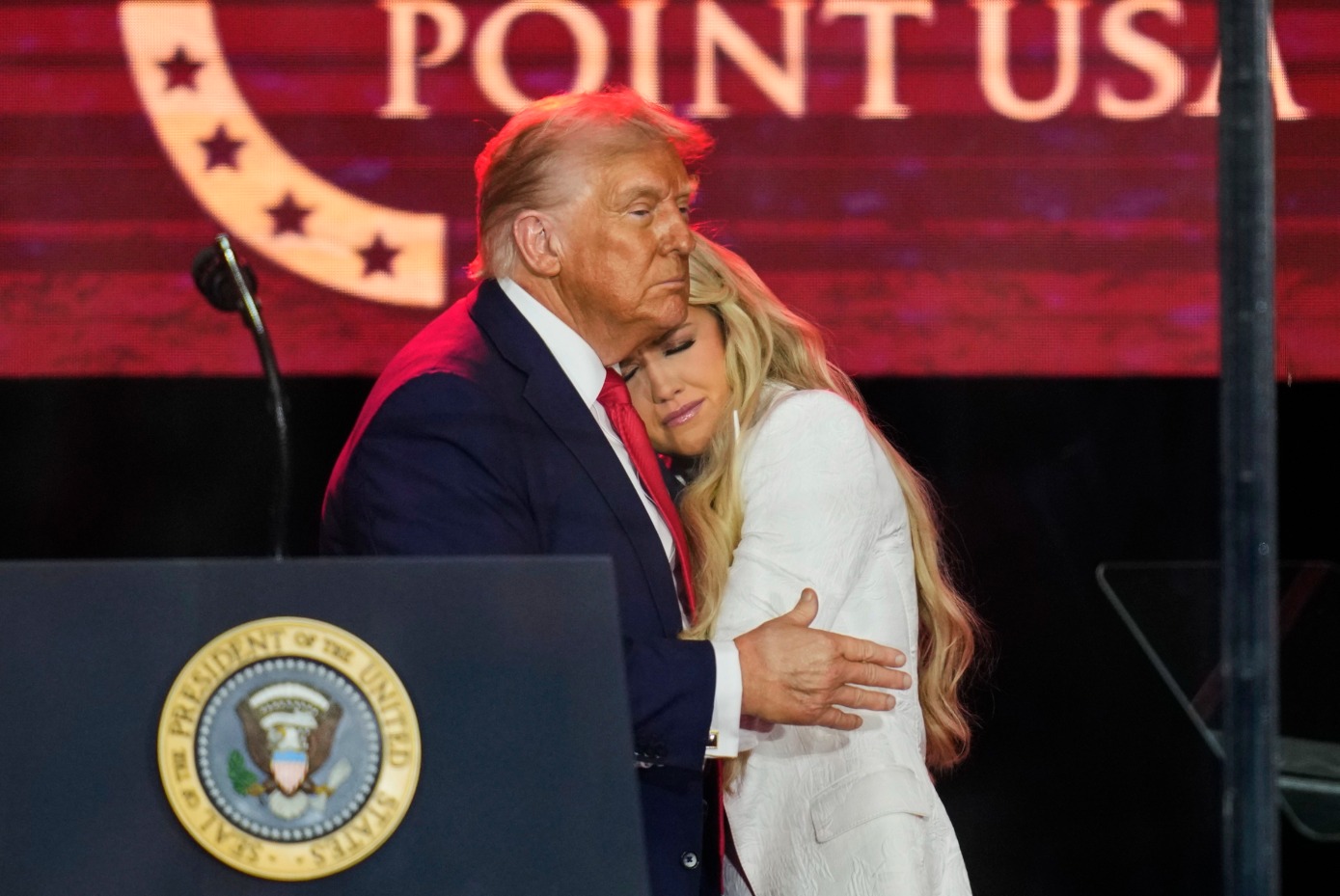 Vợ Charlie Kirk tha thứ cho kẻ ám sát chồng giữa lễ tưởng niệm 6 552738777 1123489476543148 9021278400037111288 n