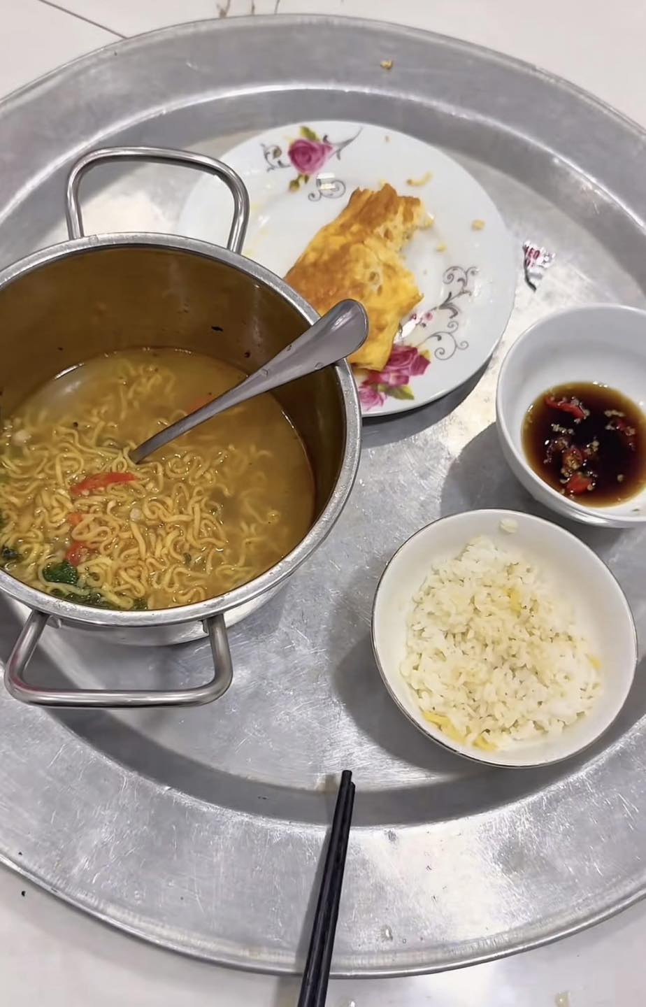 Nỗi lòng của người mẹ nuôi 4 miệng ăn 2 552787963 1134938172070711 5541359453367520482 n