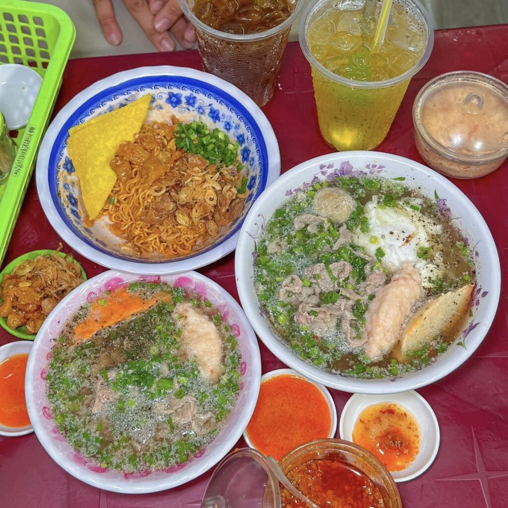 Khám Phá Quán Mì Trộn Ngon Nhất Bình Thạnh! 2 553408937 815184737692257 1312948779819267567 n