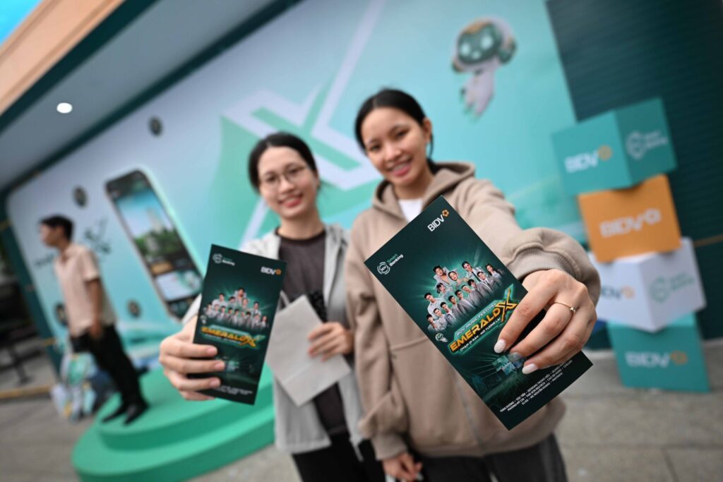 Đại Tiệc Âm Nhạc BIDV Music Festival - Đêm Bùng Nổ Tại Phố Đi Bộ 2 554474147 1229323022566649 8276392249287059761 n