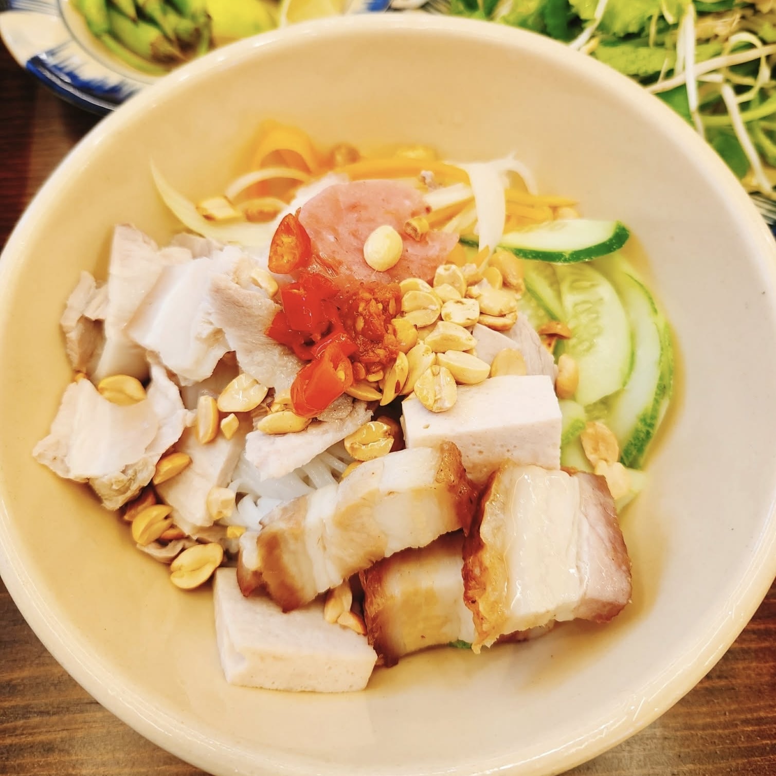 Thưởng Thức Đặc Sản Miền Trung Ngay Giữa Sài Gòn 6 555355093 816826080861456 4258366834585830042 n