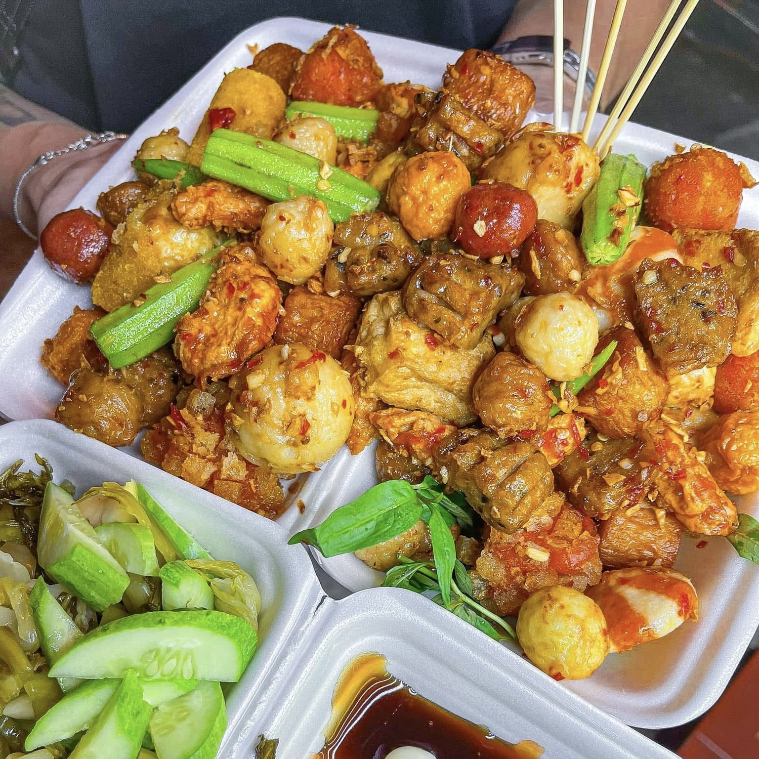 Cá viên chiên vàng giòn, món ăn vặt gây nghiện tại Sài Gòn 4 555425100 816837217527009 7905907197884750770 n