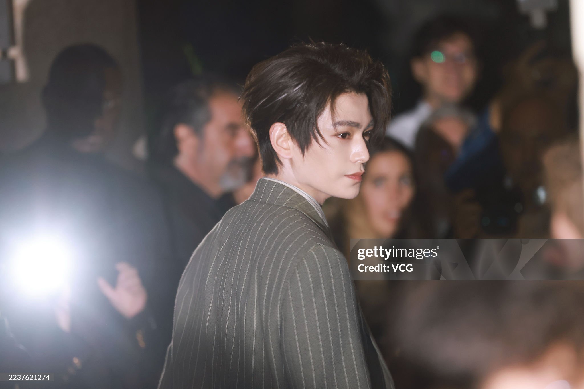 Cúc Tịnh Y và Đinh Vũ Hề nổi bật tại Milan Fashion Week 2026 4 555472090 1205450648392451 8875108979915179912 n