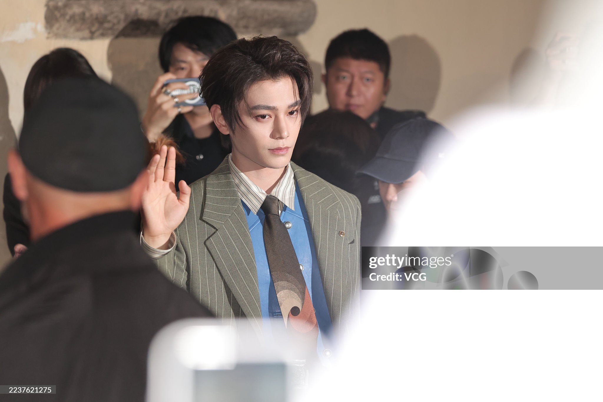 Cúc Tịnh Y và Đinh Vũ Hề nổi bật tại Milan Fashion Week 2026 5 555472783 1205450681725781 6358871380929207729 n