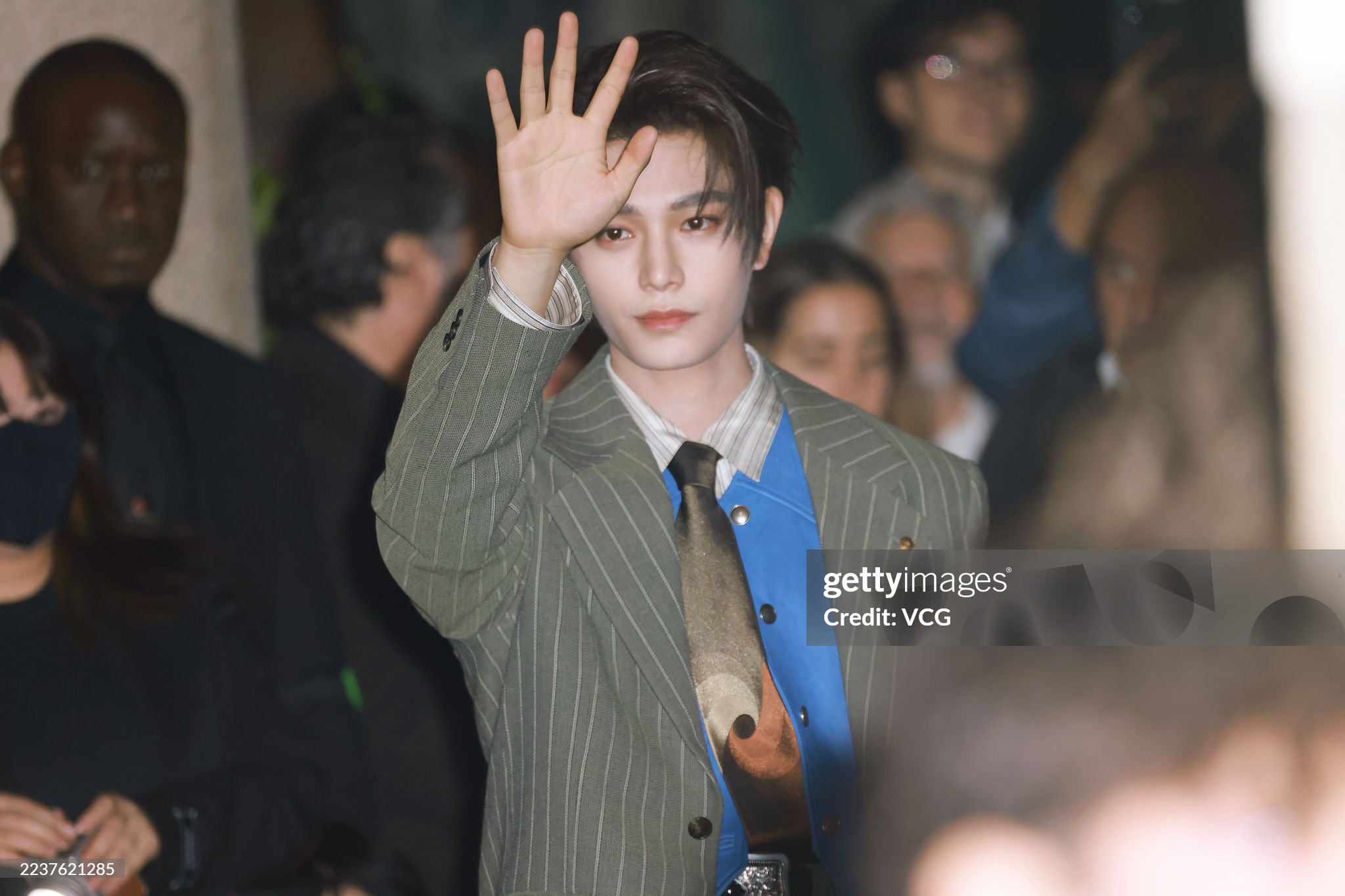 Cúc Tịnh Y và Đinh Vũ Hề nổi bật tại Milan Fashion Week 2026 6 555484616 1205450678392448 5851937696695872192 n