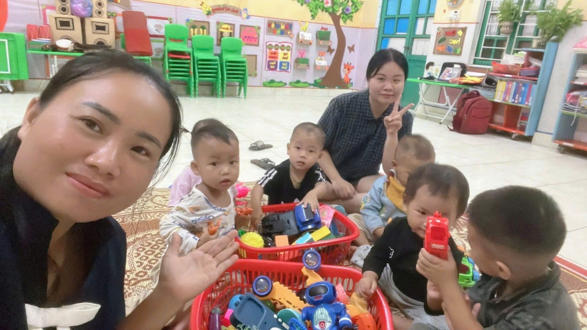 Cô trò Nà Hẩu cùng vượt bão số 10 đầy cảm động 5 556457465 1144108957915098 4737773585309254420 n