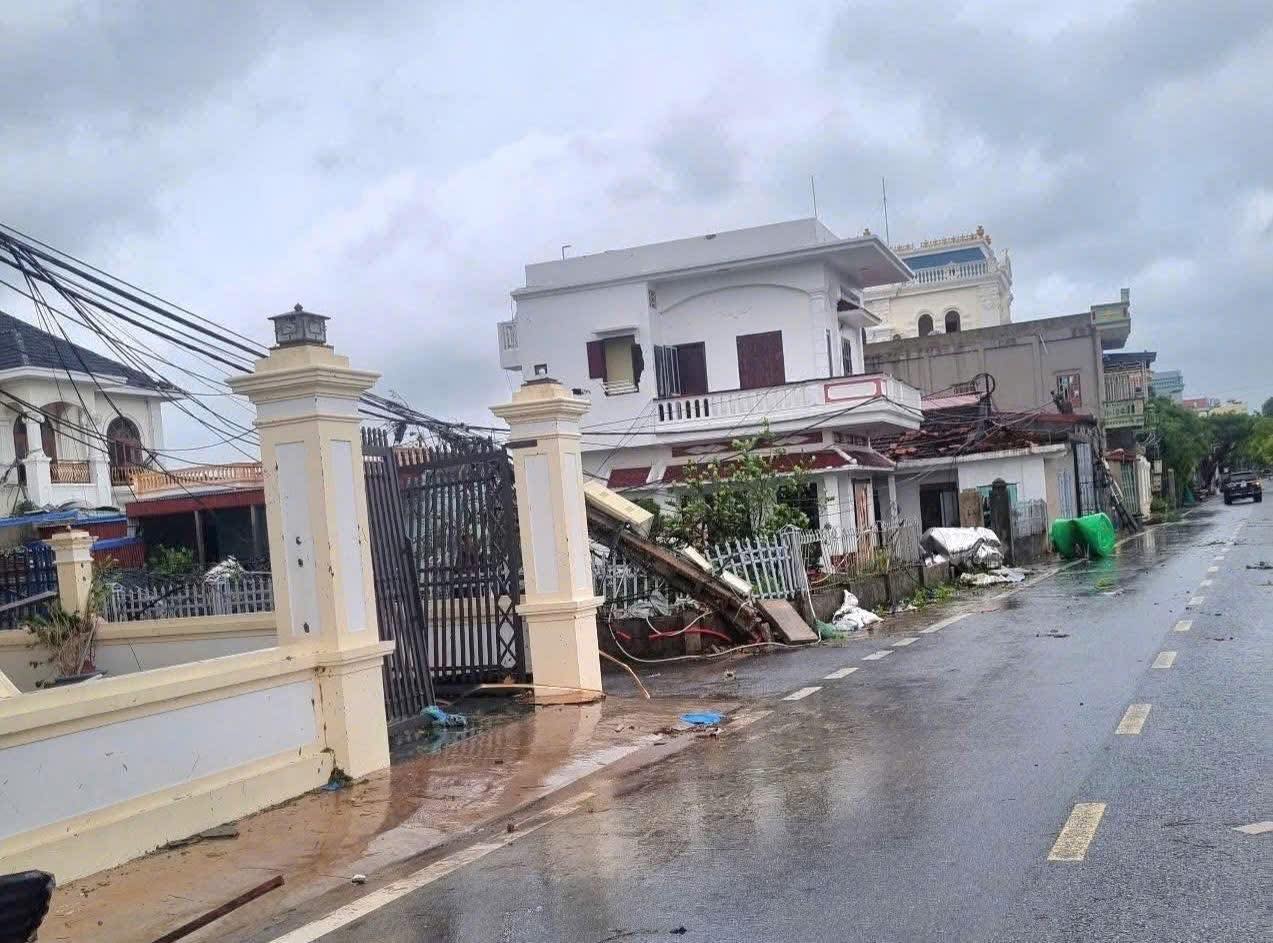 Thiệt hại ban đầu do bão số 10: 11 người thiệt mạng và 21 người mất tích 6 556718369 1138781861686342 7928336572118533443 n