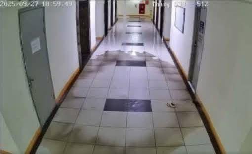Trẻ nhỏ ném dép gây thiệt hại lớn cho chung cư 4 557589698 1138144455083416 2458116805881266031 n