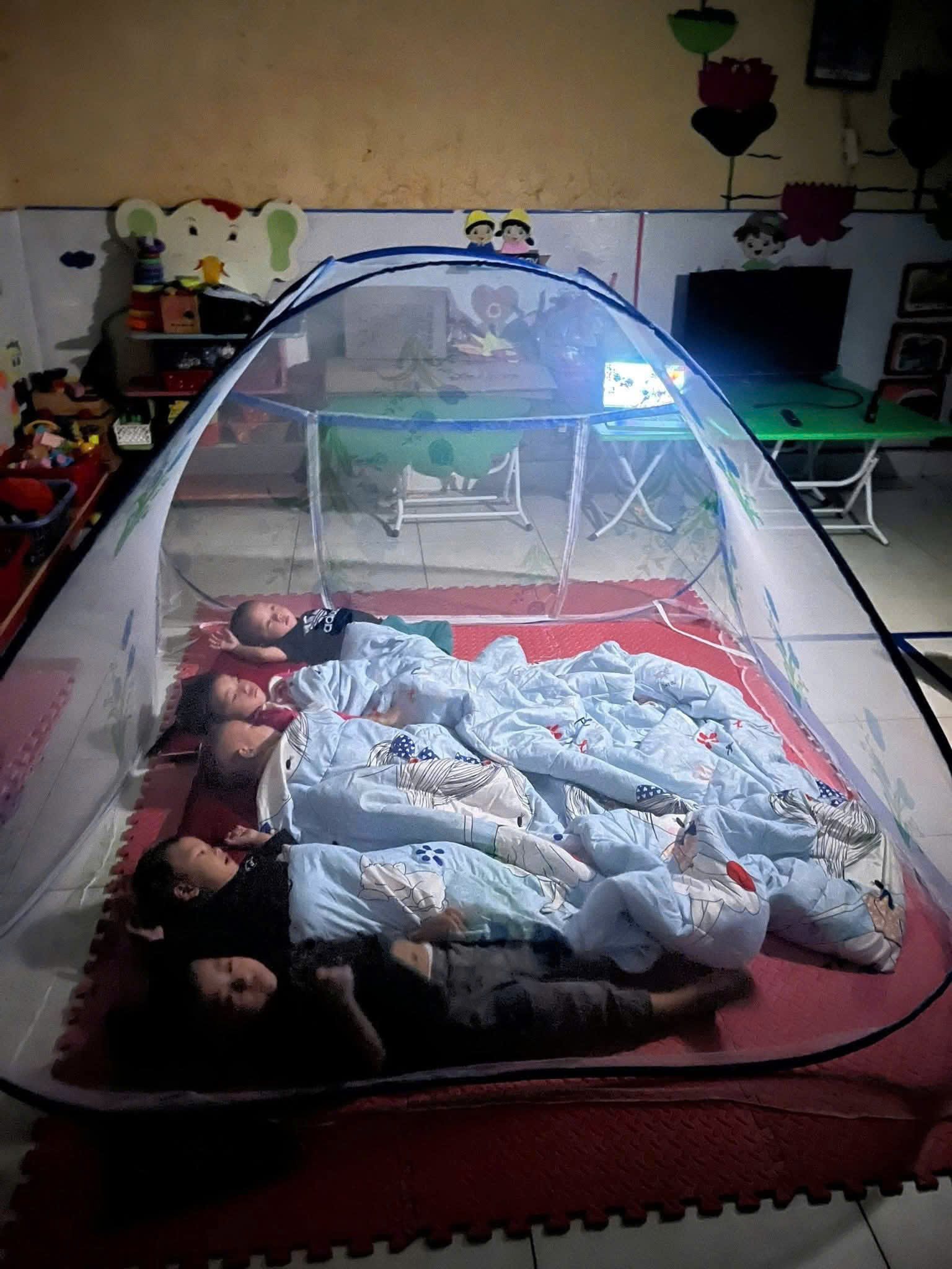 Cô trò Nà Hẩu cùng vượt bão số 10 đầy cảm động 4 557597158 1144108954581765 616984851702480065 n