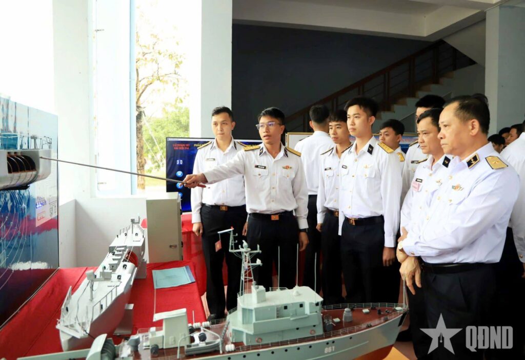 Tàu lặn không người lái: Công nghệ mới trong tác chiến thủy lôi 2 557598412 812119474671452 5631556254364781964 n