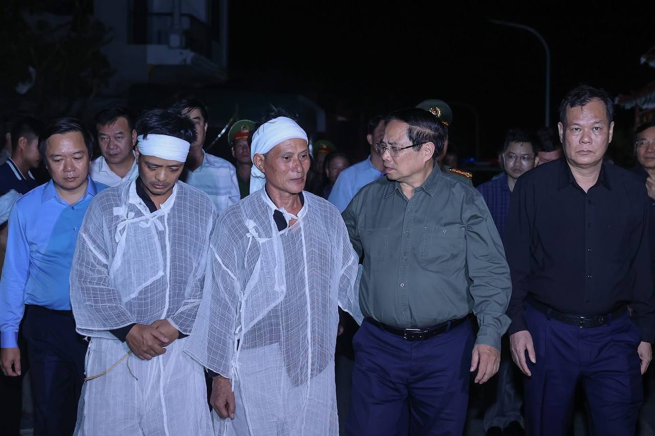 Thủ tướng Phạm Minh Chính thăm hỏi người dân Ninh Bình sau bão lốc 4 557598416 1174609111444463 5156195363329072322 n