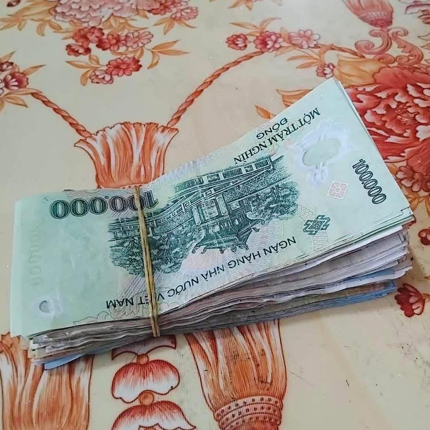 Hành động đẹp của 3 em học sinh giữa cơn mưa 3 557603695 1138986964999165 6531087392372756781 n