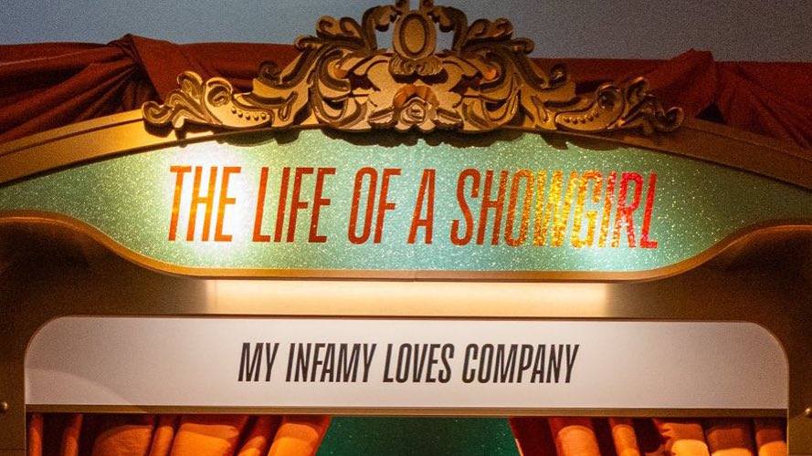 Hé lộ lyrics mới trong triển lãm The Life of A Showgirl 3 556848642 1419657440160386 1805348860551439503 n