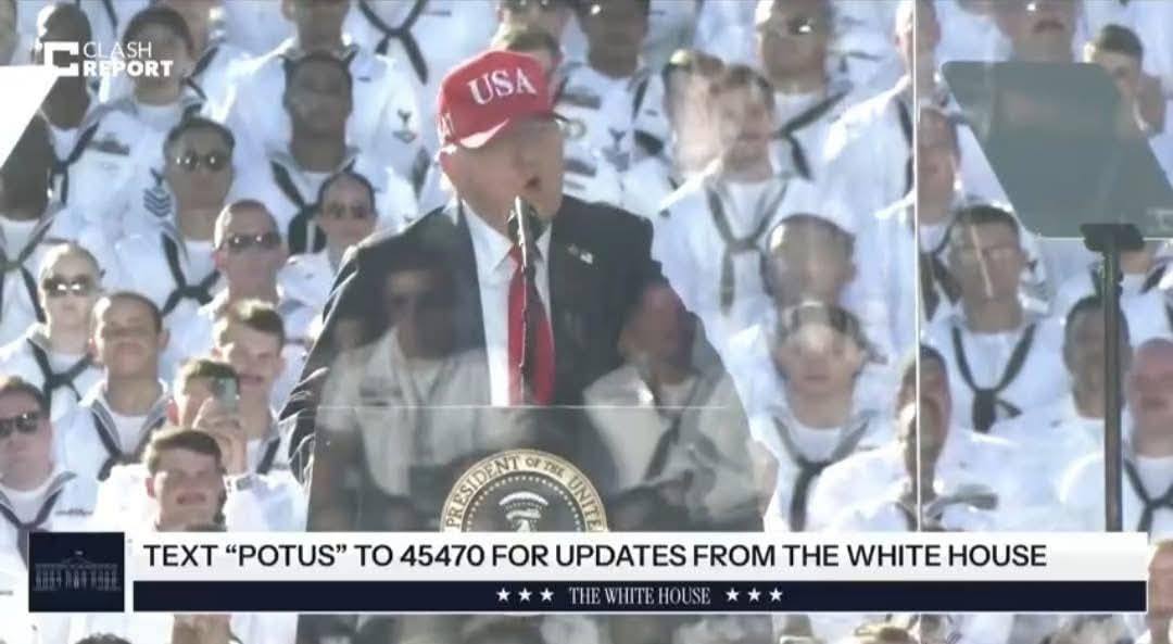 Tổng thống Trump ca ngợi sức mạnh Hải quân Hoa Kỳ 2 557393021 817991914084208 618305970208122486 n