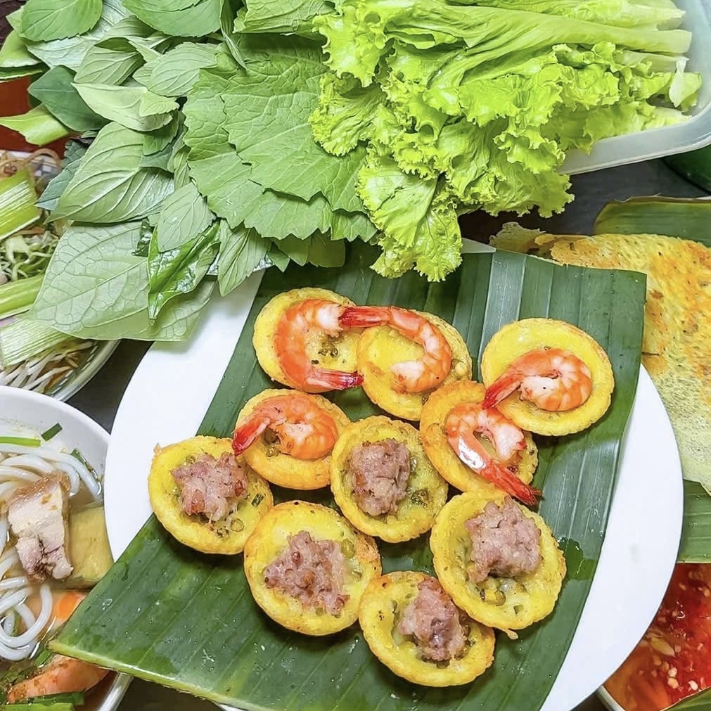 Khám Phá Bánh Xèo và Bánh Khọt Ngon Nhất Sài Gòn 4 557442059 821917013685696 3871202779791511807 n