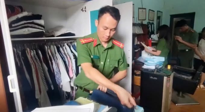 Cảnh báo về lòng tham sau bão: Nước mắt đồng bào không phải là món lợi 4 557548439 1175298048042236 6413818231832266447 n