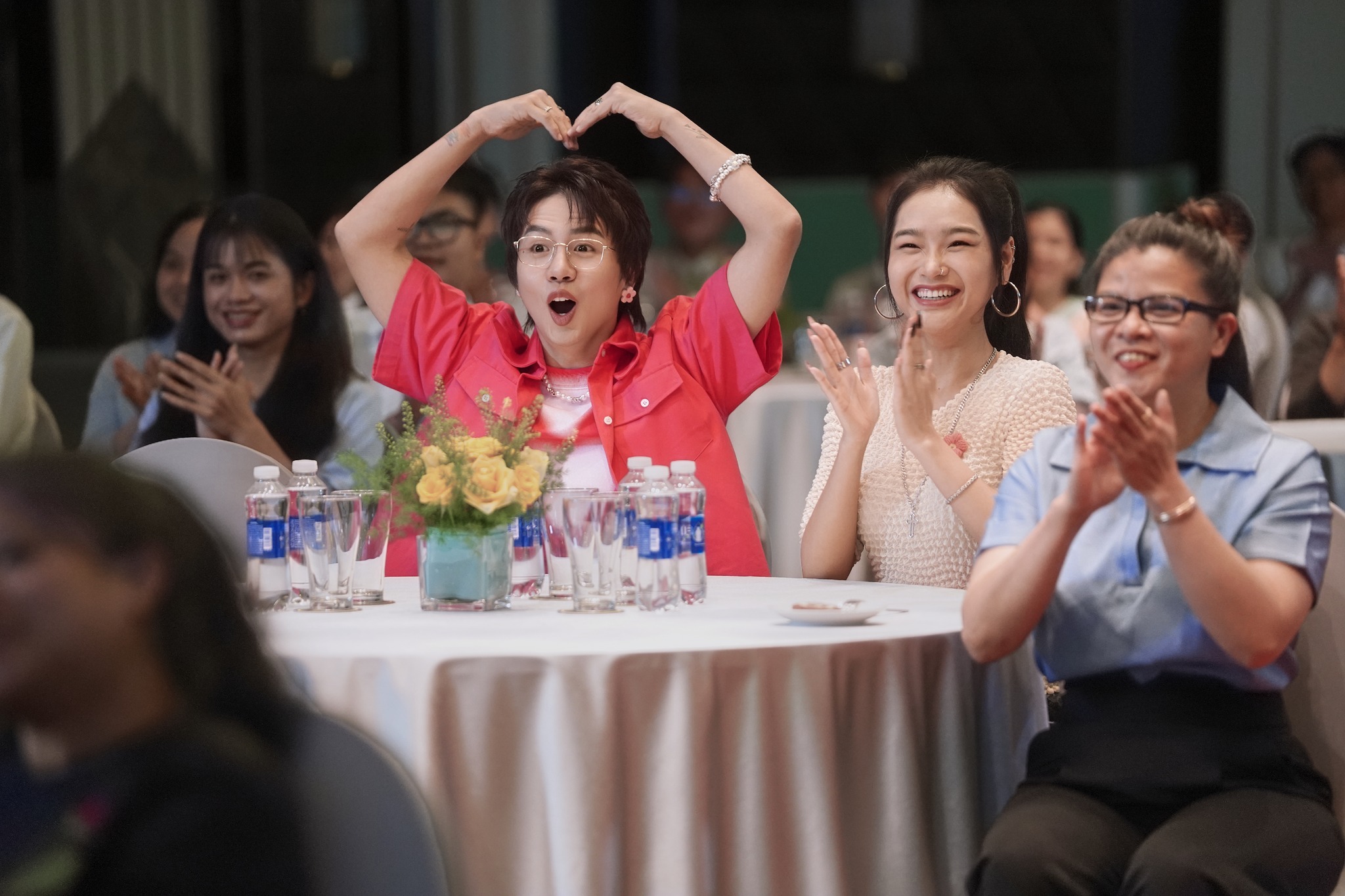 Lee Kwang Soo Tỏa Sáng Trong Phim Việt Nam Mới 5 557581829 1119346663639659 3100921161854592889 n