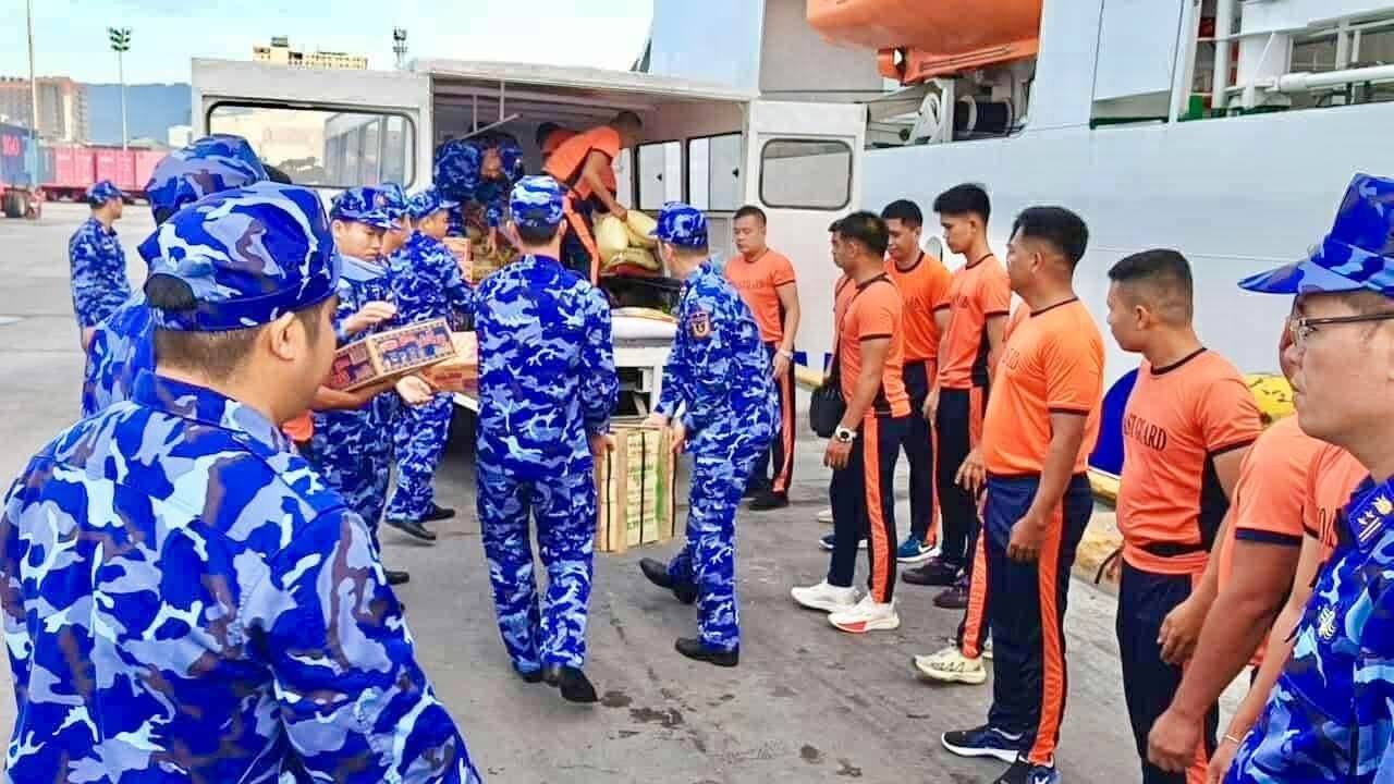Cảnh sát biển Việt Nam hỗ trợ Philippines sau động đất mạnh 5 557626227 819703170579749 5140087207827036070 n