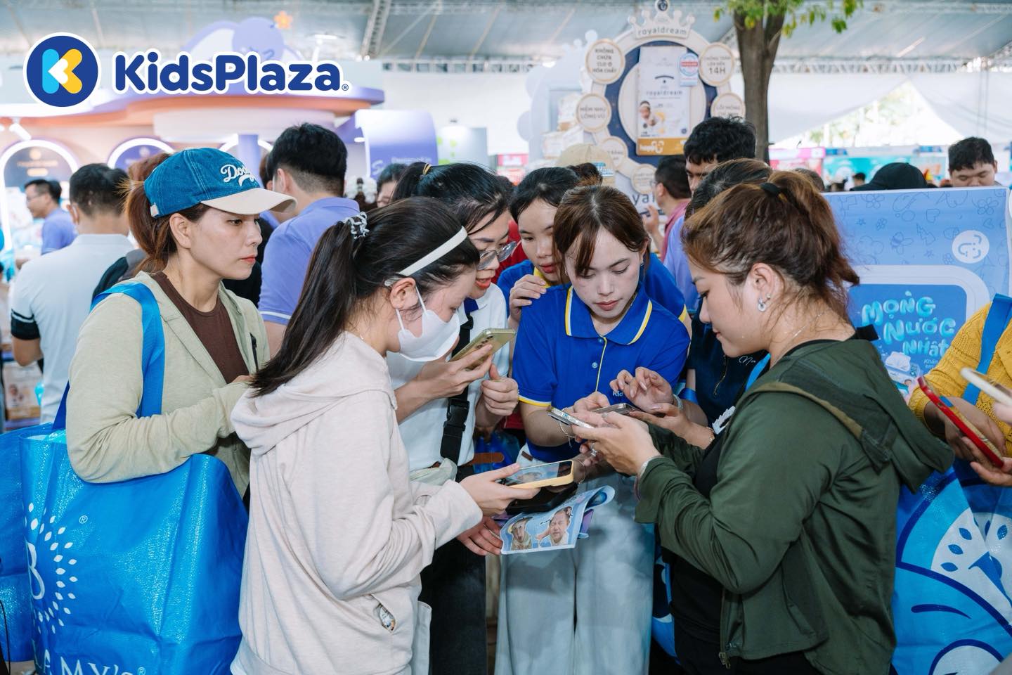 MegaSale Festival Mẹ Bầu & Em Bé Tại Hà Nội 4 557627642 1133169615575134 3893592920199042904 n