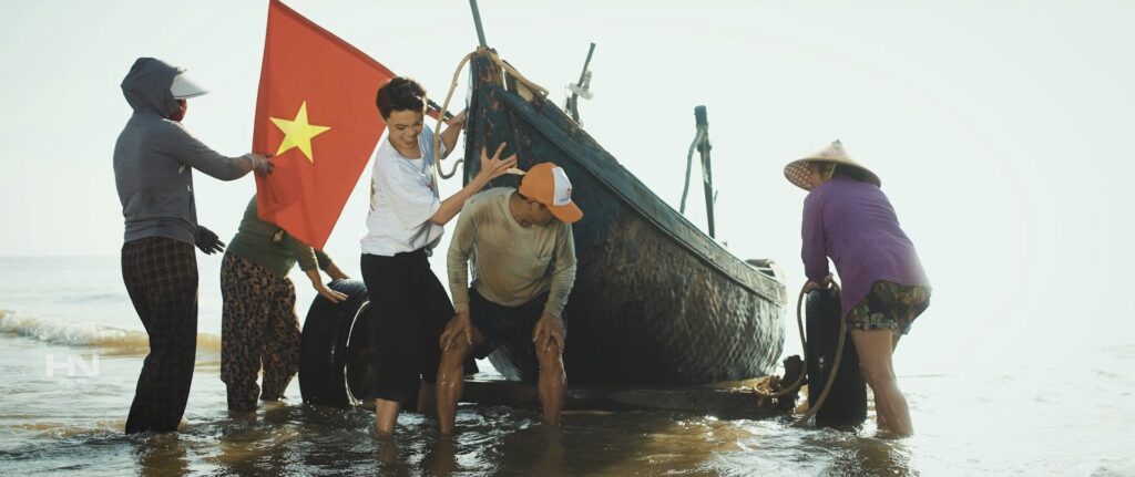MV 'Yêu Tổ Quốc, Yêu Đồng Bào' Gợi Nhớ Về Mù Cang Chải 2 557631892 1146983430960984 1015818623935595952 n
