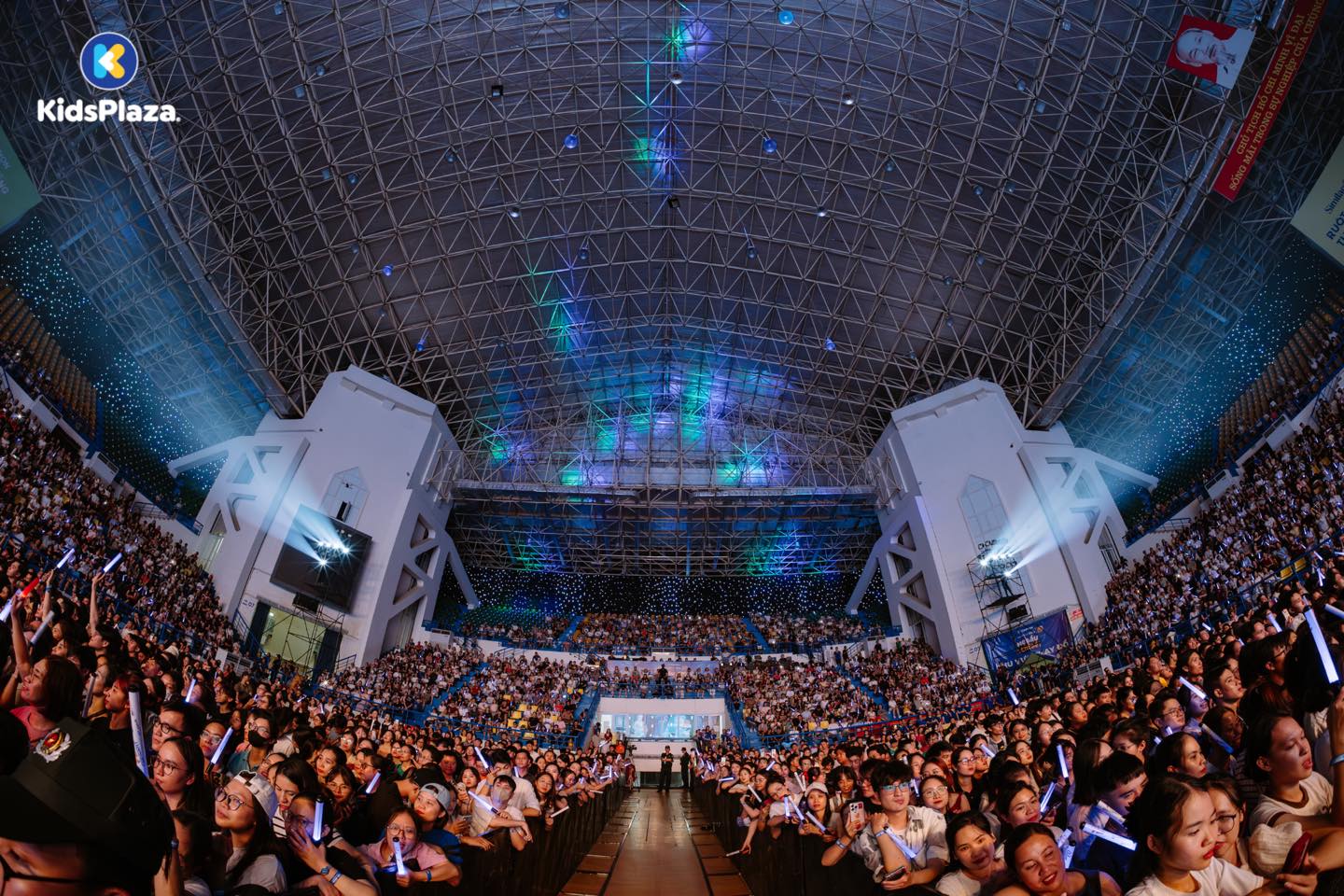 Hàng Nghìn Người Tham Dự Vươn Concert KidsPlaza 3 557670600 1134848482073914 8648500454641173474 n