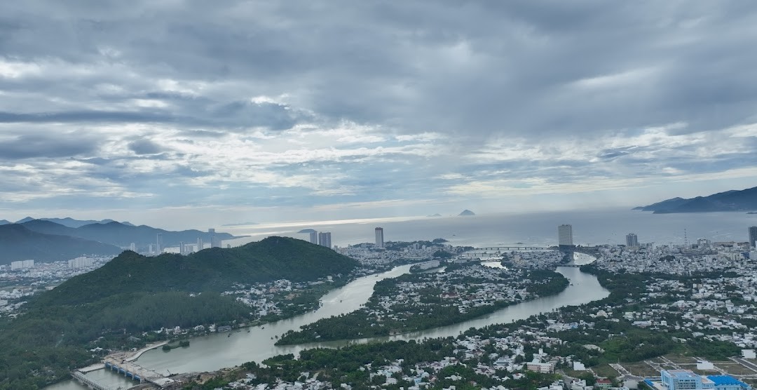 Bỏ Phố Về Biển: Hành Trình Tìm Kiếm Cuộc Sống Mới 6 557671623 1349502223492571 8507103886437168183 n