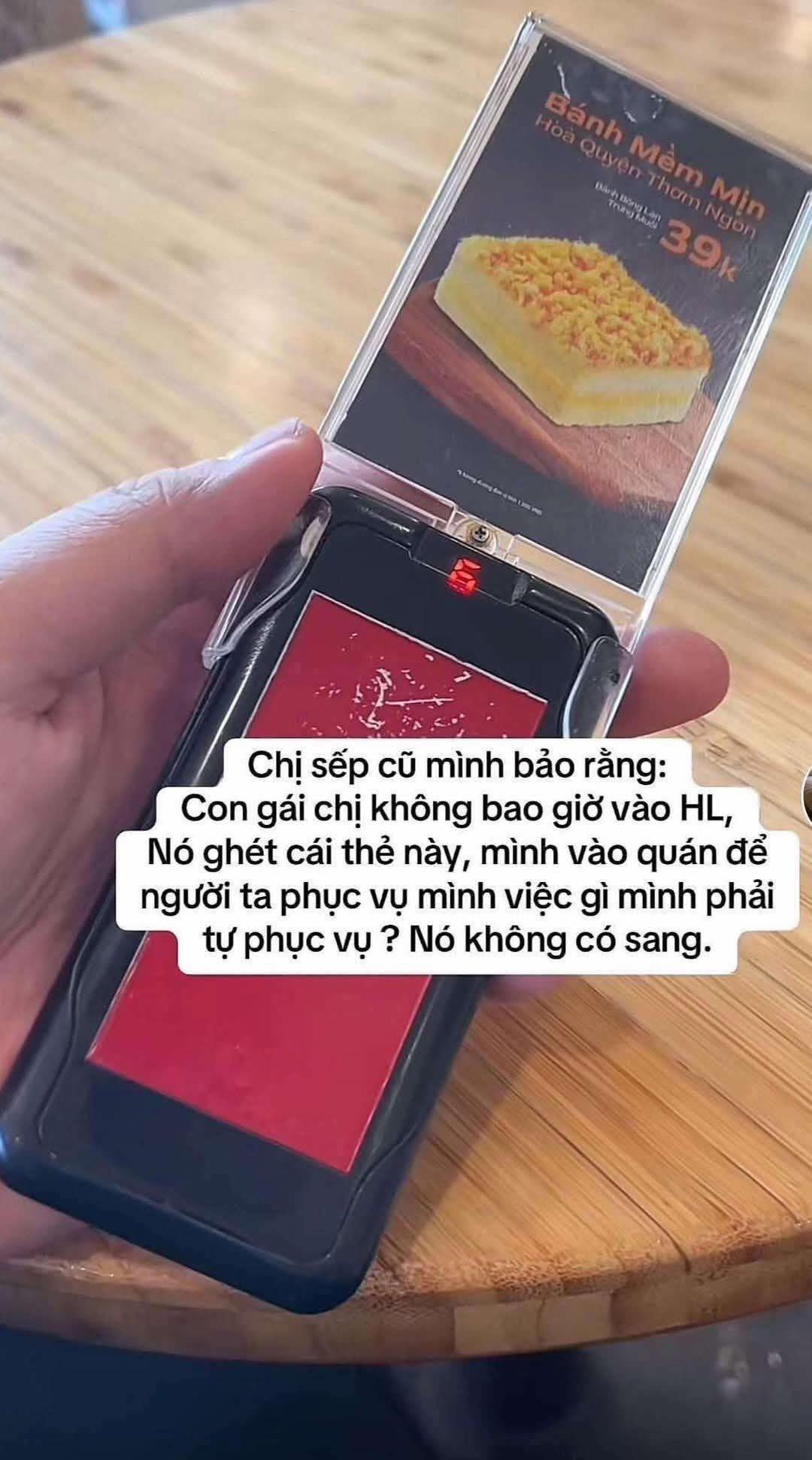 Highlands Coffee: Sang Chảnh Hay Thực Sự Tiện Lợi? 2 557689527 1378029287325296 4084747153847322373 n