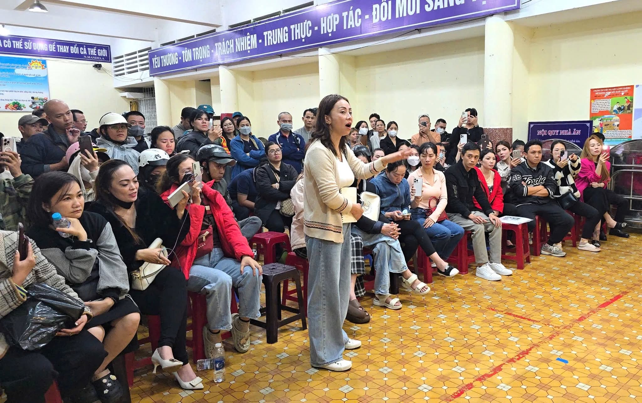 Phụ Huynh Lo Lắng Trước Vấn Nạn An Toàn Thực Phẩm Tại Trường Học 2 557828747 1175989791306395 8893102635854702928 n