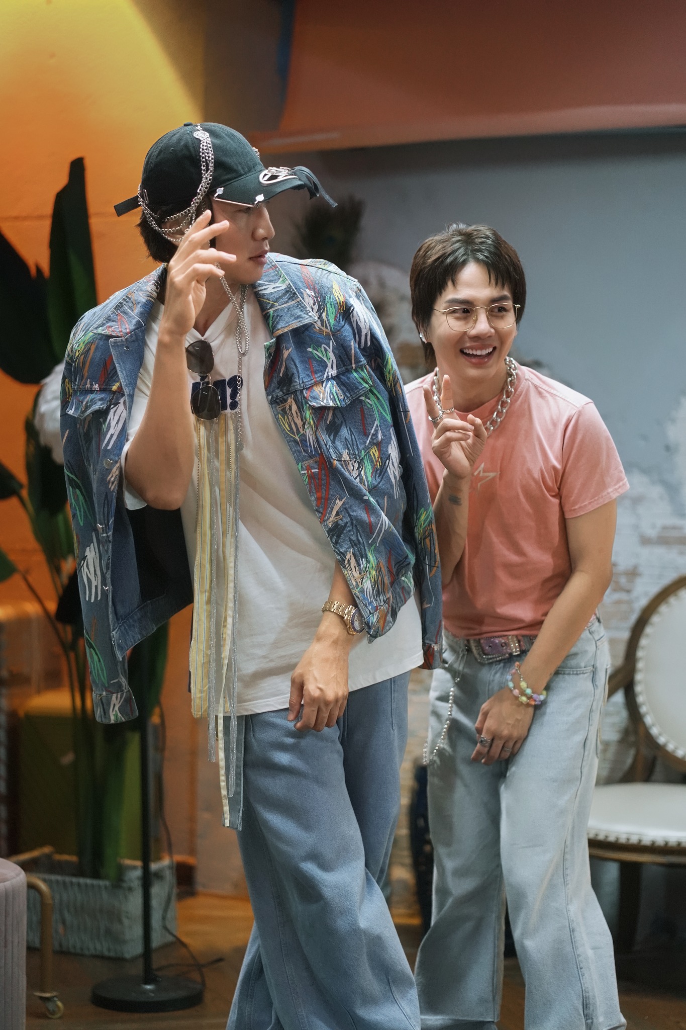 Lee Kwang Soo Tỏa Sáng Trong Phim Việt Nam Mới 4 558162531 1119346686972990 4304358102037056806 n