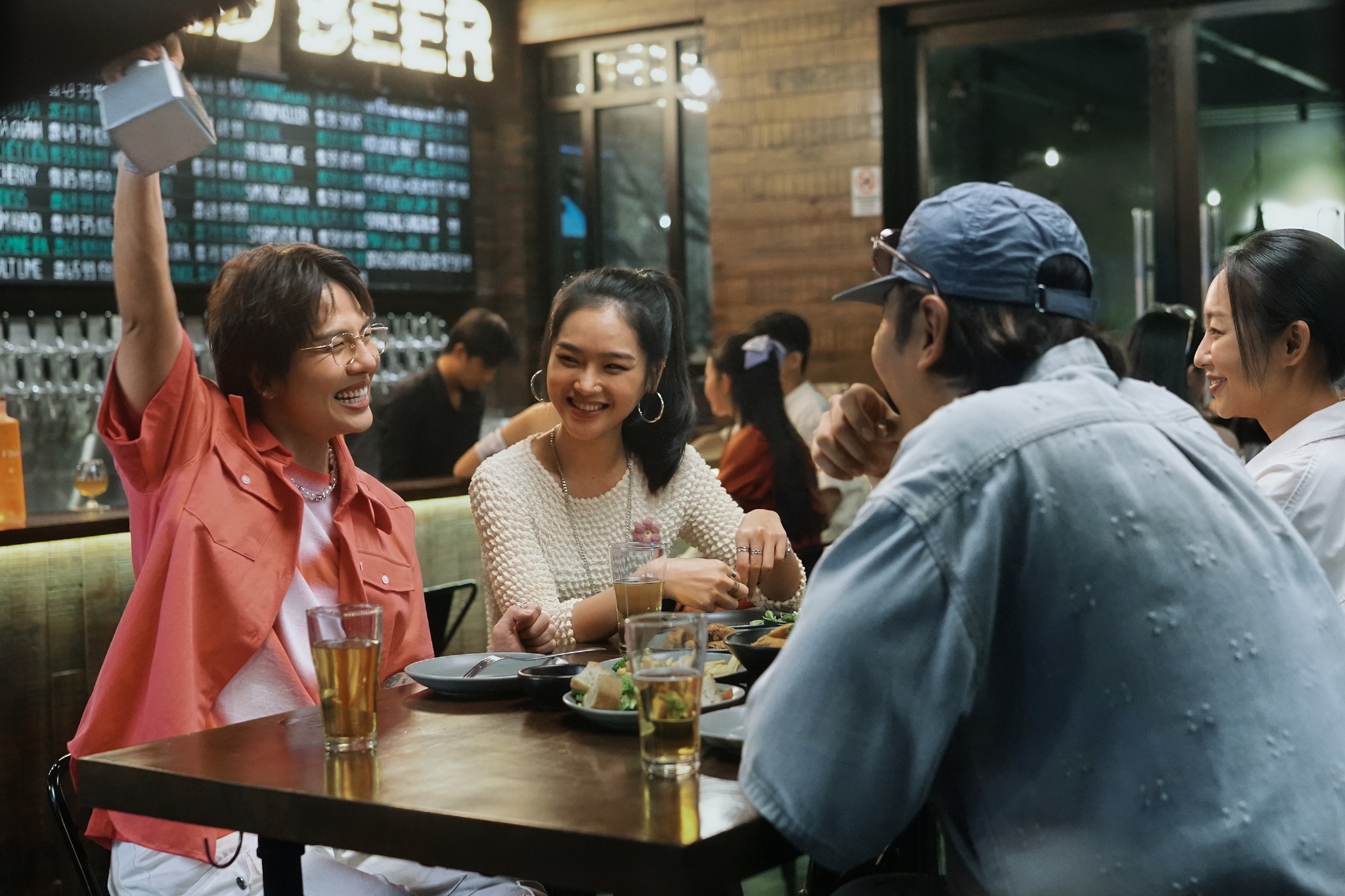 Cặp Đôi Lee Kwang Soo và Hoàng Hà Gây Sốt Màn Ảnh 2025 5 558210535 1331083241725152 6233500492374337254 n