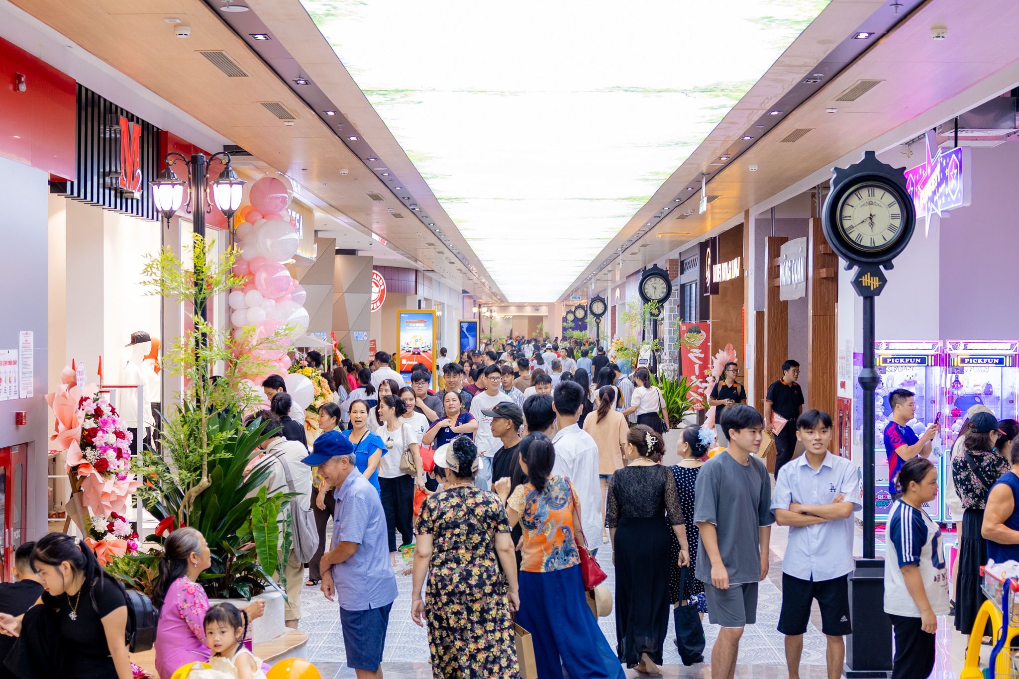 Khai Trương Vincom Mega Mall Ocean City: Điểm Đến Mới Tại Hà Nội 5 558263858 1131865242372238 8506377443142883317 n